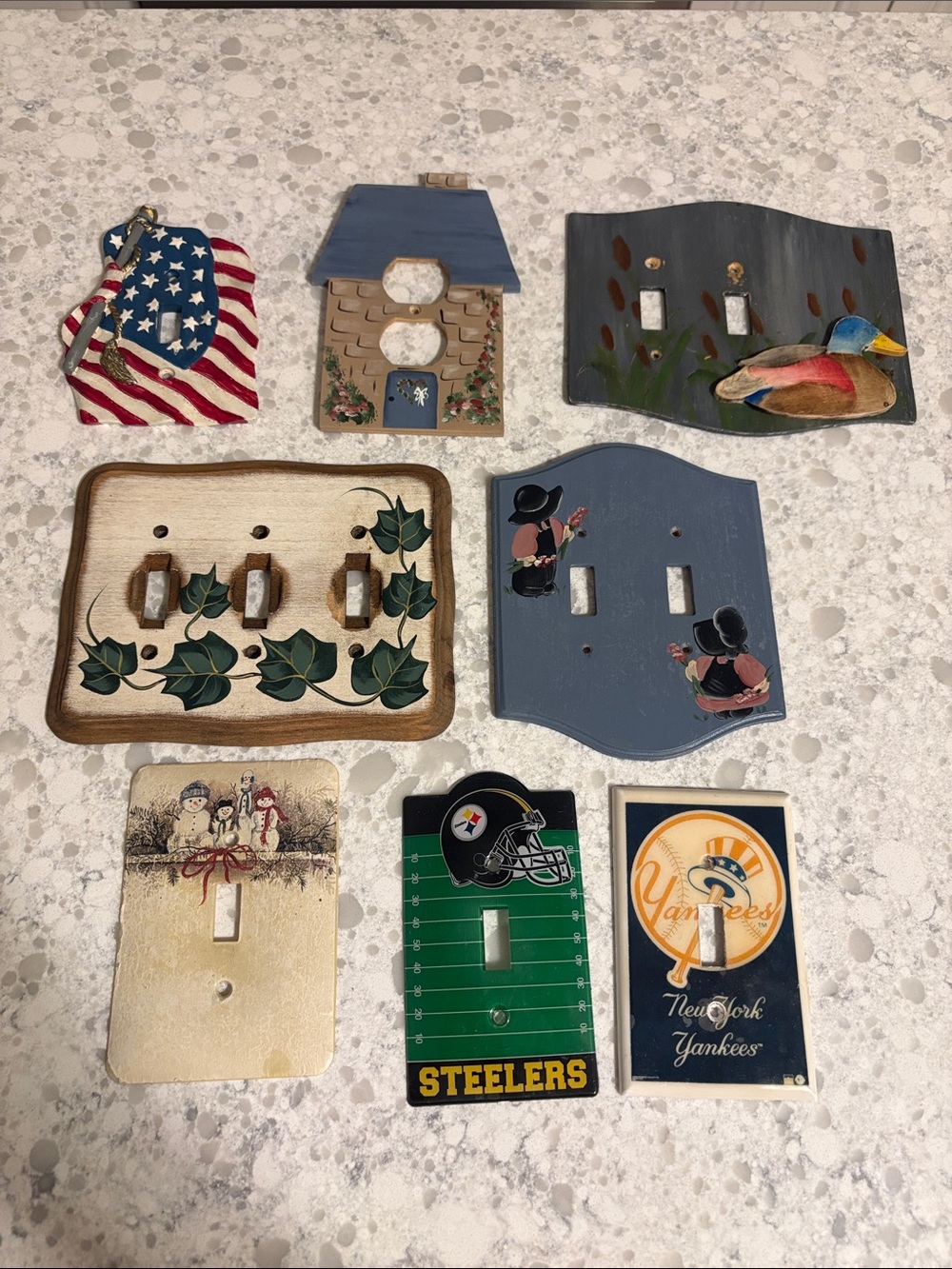 Lot of 8 vintage light switch covers, preowned.